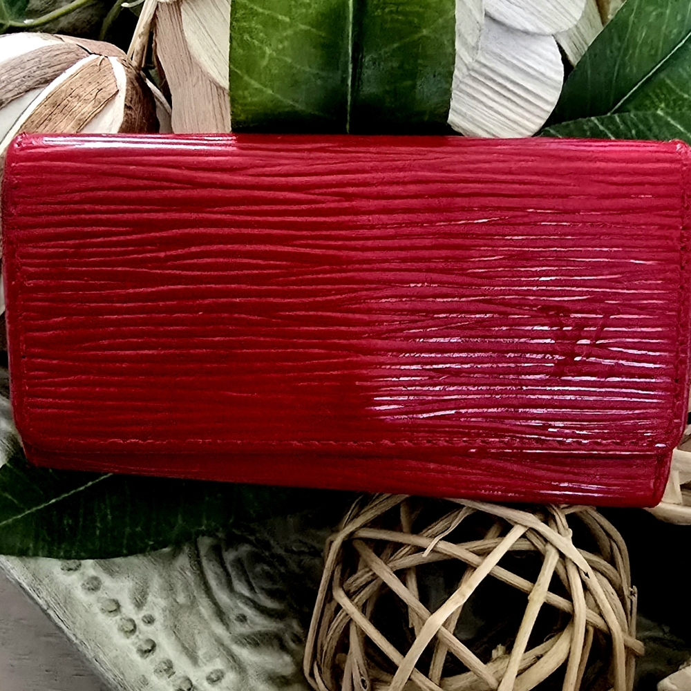 Louis Vuitton Vintage Red Epi 4 Key Holder - Picture 15 of 15